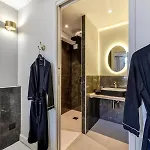 Les De Laure - O Lit Divin, Instant De Volupte, Balneo Sauna, Climatisation, Netflix, 160m De La Cite Medievale *