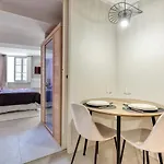 Les De Laure - O Lit Divin, Instant De Volupte, Balneo Sauna, Climatisation, Netflix, 160m De La Cite Medievale