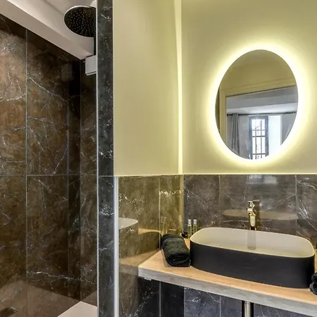 Les De Laure - O Lit Divin, Instant De Volupte, Balneo Sauna, Climatisation, Netflix, 160m De La Cite Medievale Lejlighed *