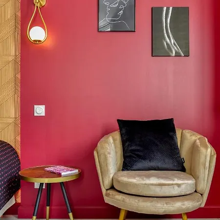 Les De Laure - O Lit Divin, Instant De Volupte, Balneo Sauna, Climatisation, Netflix, 160m De La Cite Medievale